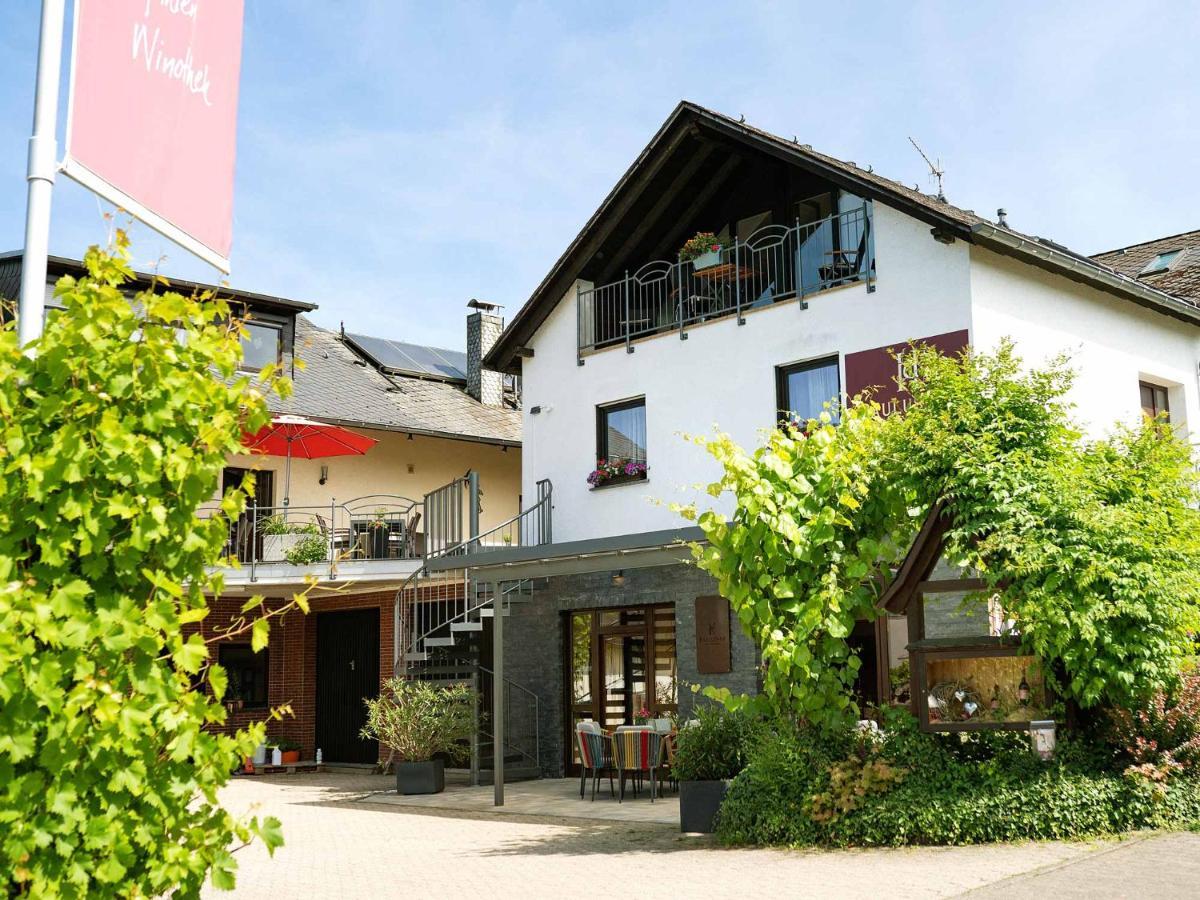 Wein & Wohngut Paulushof Hotel Pünderich Exterior foto